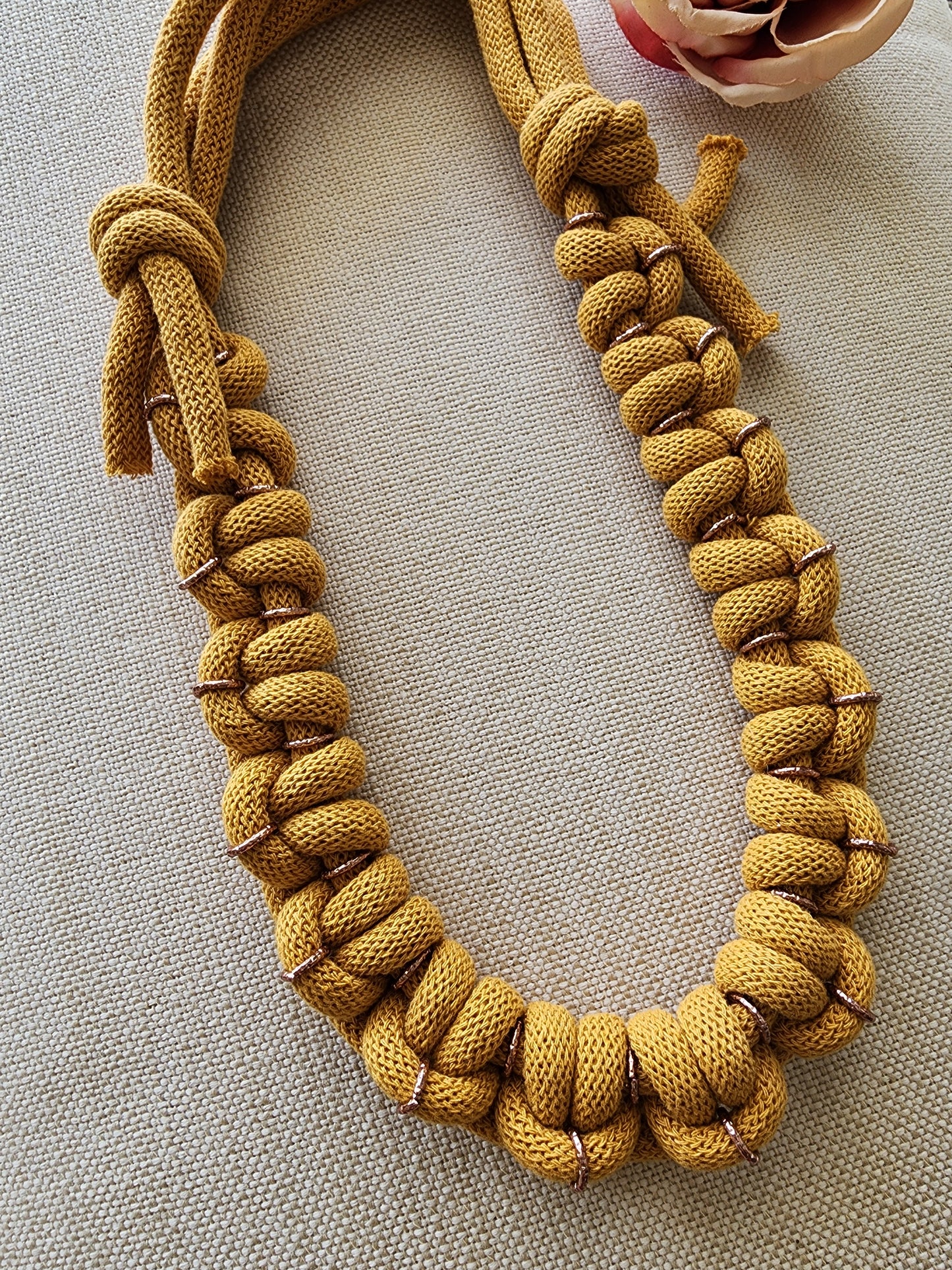 Macrame adjustable and lightweight necklace