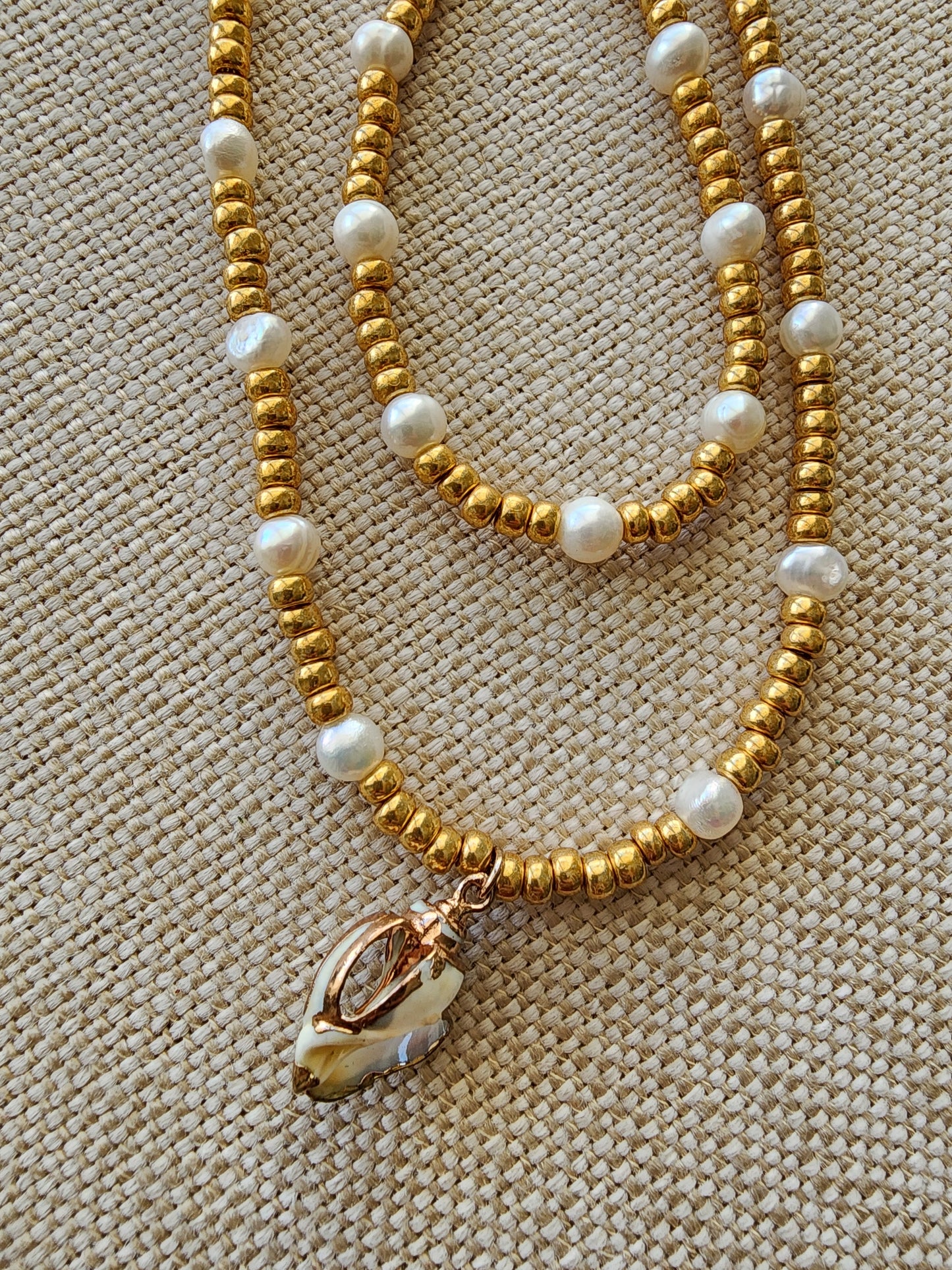 Pearl and Shell Necklace and Bracelet Set