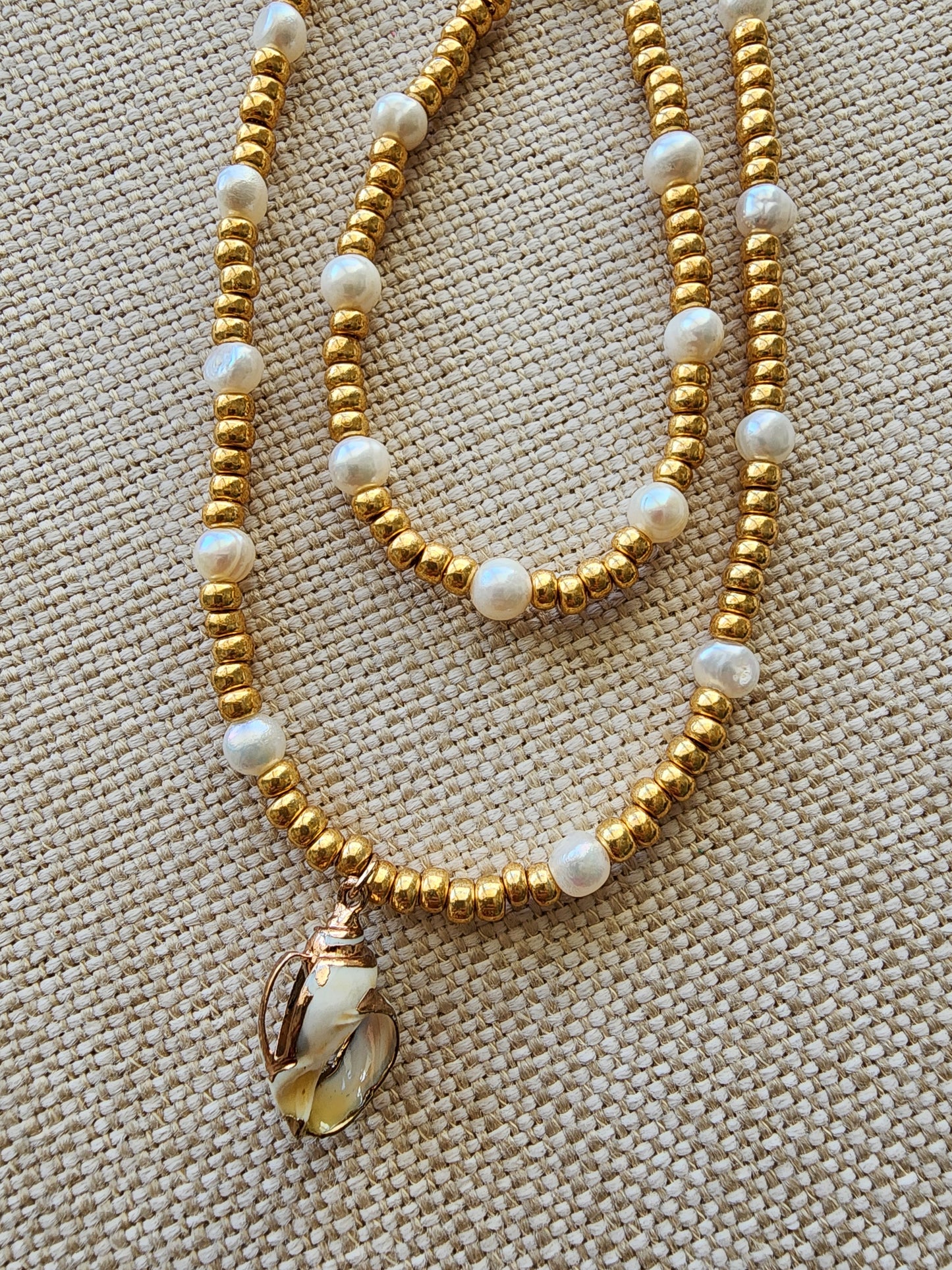 Pearl and Shell Necklace and Bracelet Set